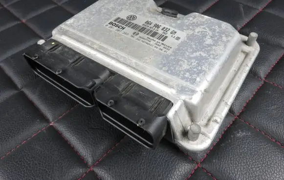 Volkswagen New Beetle Engine control unit/module 06A906032GM 0261207363 26SA7748