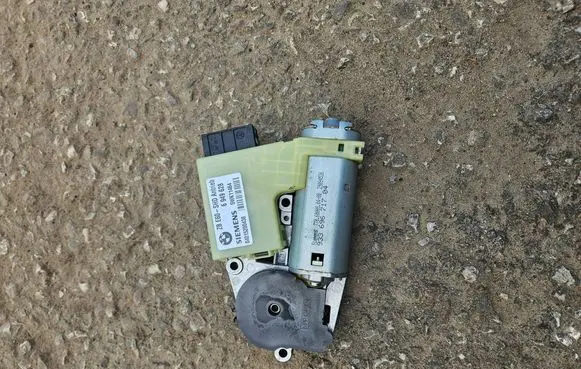 BMW 5 E60 E61 Sunroof motor/actuator 6949628 04015200438 5WK11464