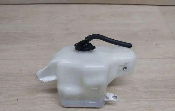 Toyota Corolla E140 E150 Coolant expansion tank/reservoir E15WYROWNAWCZYUSA