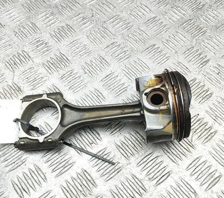 Audi TT TTS RS Mk3 8S Piston 06J198401H 06K107065G