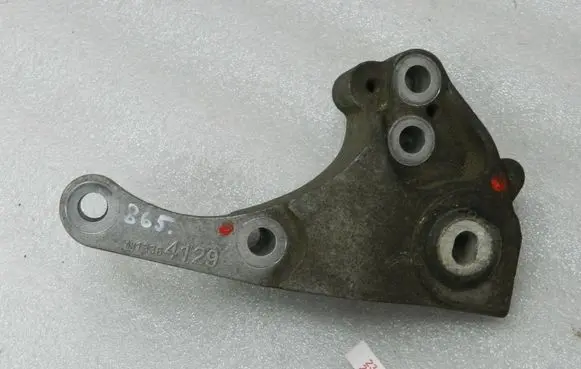 Opel Astra K Engine mounting bracket 13364129