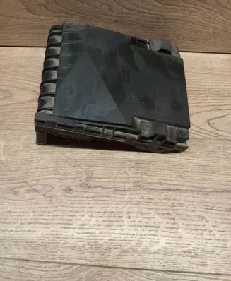 Volkswagen PASSAT B6 Fuse box cover 1k0937132