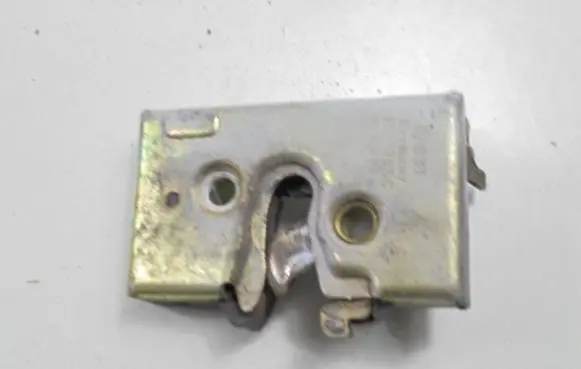 Volkswagen Polo II 86C 2F Front door lock 191837015C