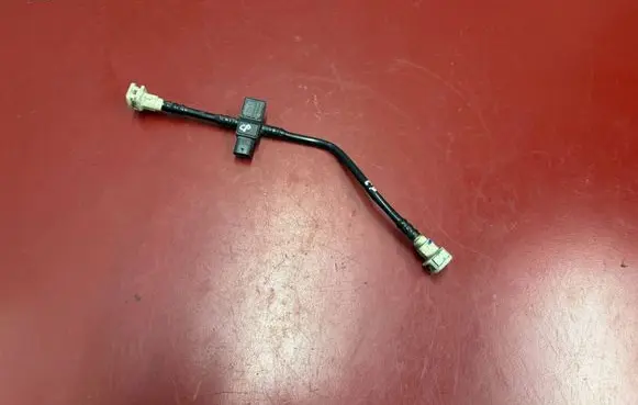 Chrysler Pacifica Fuel pressure sensor 05281489AA