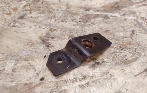 Maserati Quattroporte Radiator mount bracket