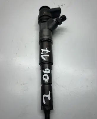 BMW 5 E60 E61 Fuel injector 7793836