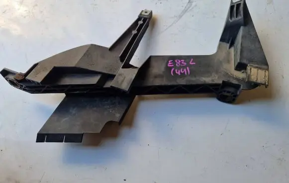 BMW X3 E83 Headlight/headlamp mounting bracket 1301073024