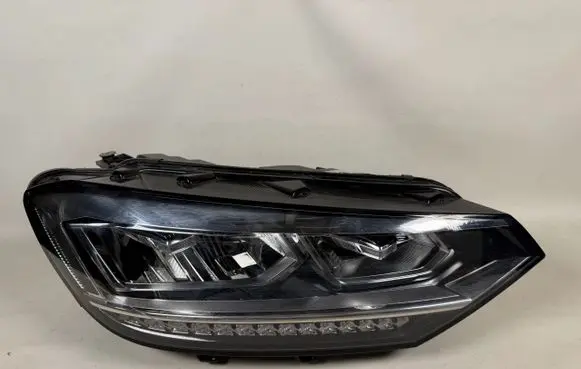 Volkswagen Touran III Headlight/headlamp
