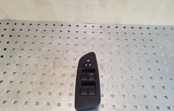 Toyota Auris 150 Electric window control switch 7423102550