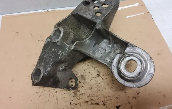 Audi A4 S4 B5 8D Engine mounting bracket 8D0199351H