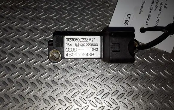 Audi A6 S6 C5 4B Airbag deployment crash/impact sensor 4B0959643B