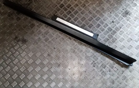 Mercedes-Benz R W251 Front sill trim cover A2516801235