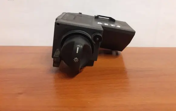 Mercedes-Benz E W210 Light switch 2105450204 5239