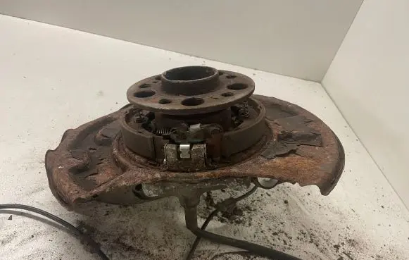 Mercedes-Benz E W211 Rear wheel hub