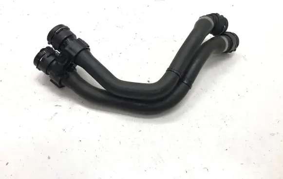 Volvo XC40 Engine coolant pipe/hose 32339215