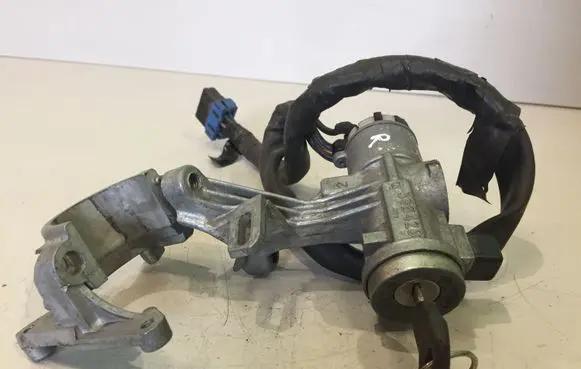 Mitsubishi Galant Ignition lock 336429