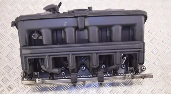 BMW 5 E39 Intake manifold 143894902
