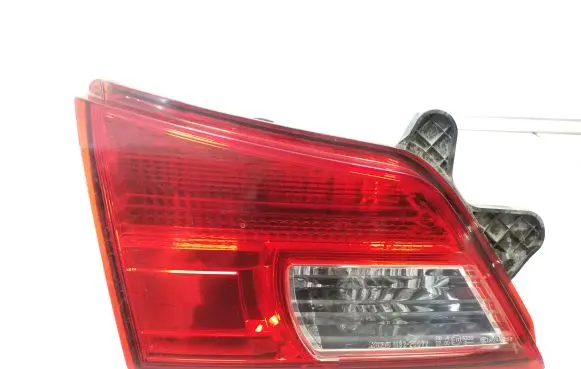 Subaru Outback Tailgate rear/tail lights KOITO13220072