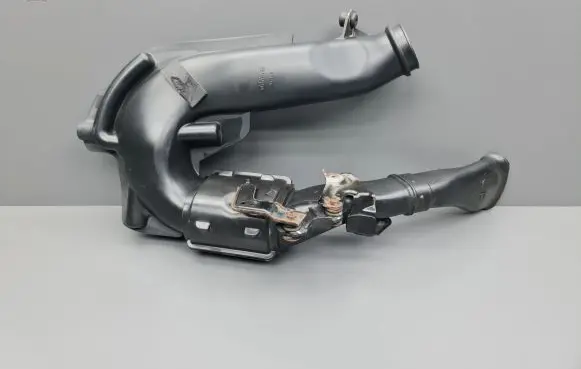 Intake resonator