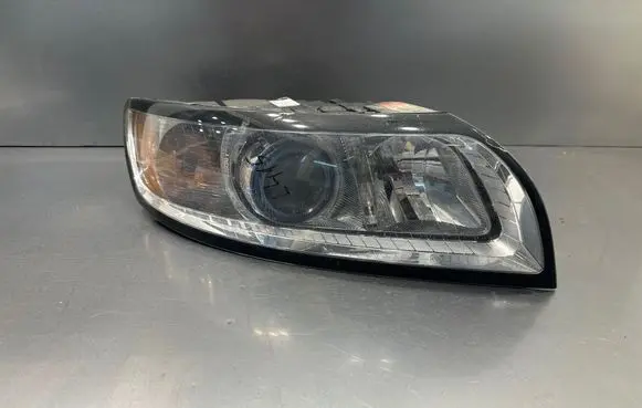 Volvo V50 Headlight/headlamp 31265699 0301237272 LE06A6152X