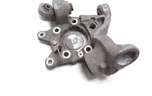 Volvo V70 Rear wheel hub 9200623
