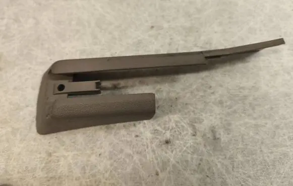 Audi Q7 4L Front driver seat rail trim 7L0881477
