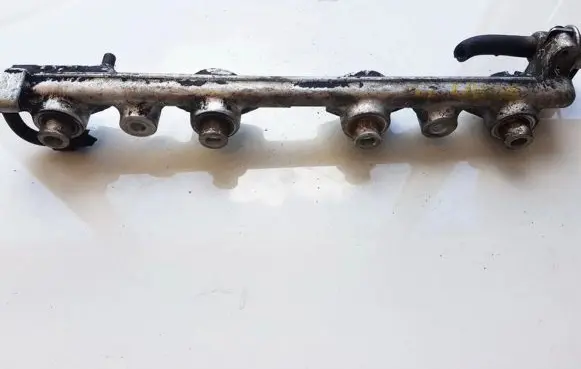Ford Escort Fuel main line pipe 95XF9D280AB D47BA