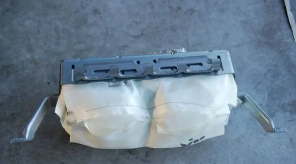 Toyota Avensis T270 Airbag set 126KM