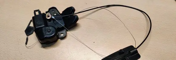 Infiniti G35 Tailgate/trunk/boot lock/catch/latch