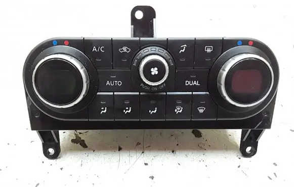 Nissan Qashqai+2 Climate control unit 27500br47b