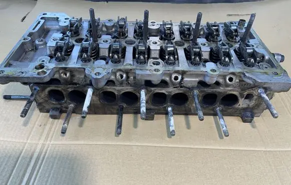 Opel Insignia A Engine head 55565815 09043104720