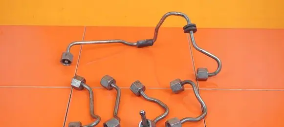 BMW 2 F45 Fuel injector supply line/pipe B47D20B