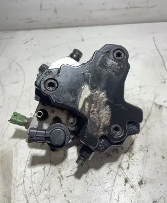 Volvo XC90 Fuel injection high pressure pump 0445010111 8692521 042686