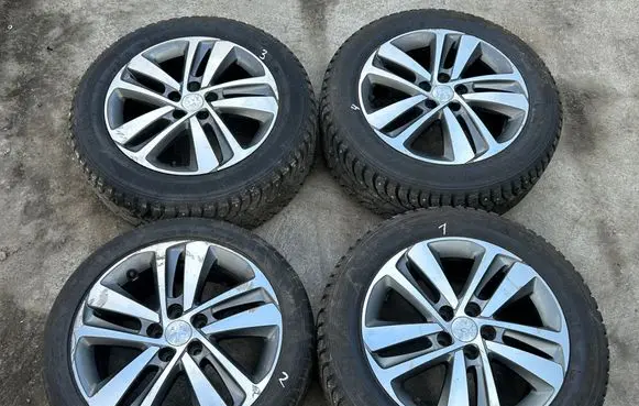 Peugeot Traveller R17 alloy rim 9810098577