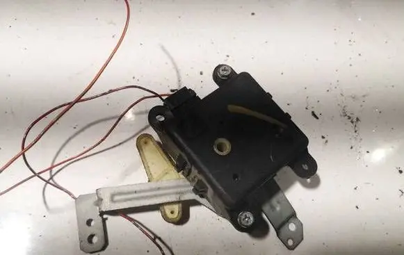 Nissan Almera Tino Air flap motor/actuator 3N58030820