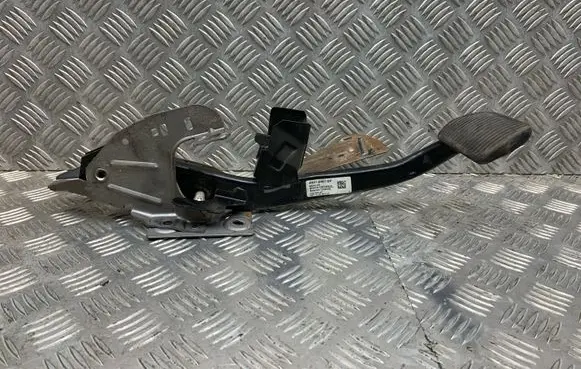 Volvo V50 Brake pedal 8623143