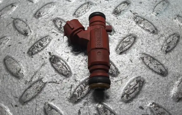 Nissan Primera Fuel injector 166009F600 0280155940