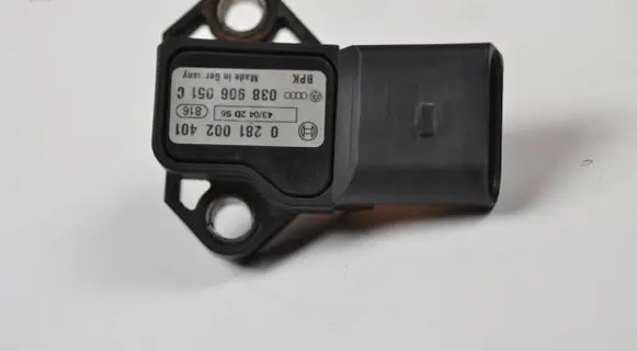 Audi A6 S6 C6 4F Air pressure sensor 038906051C 0281002401
