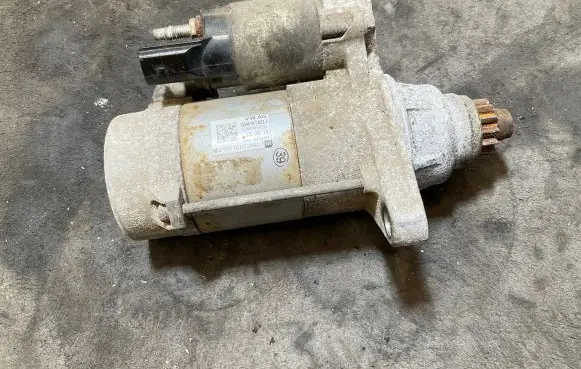 Volkswagen Golf VII Starter motor 0AM911023J 4380000222 NDJ6138842