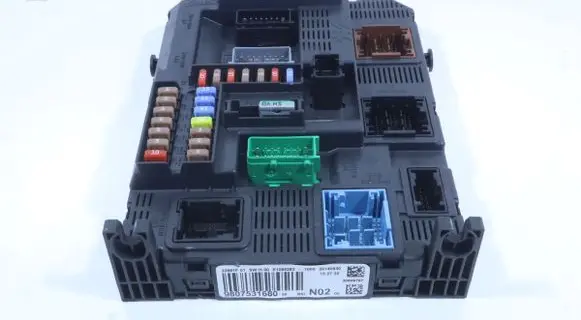 Peugeot 208 I Fuse box set 9807531680