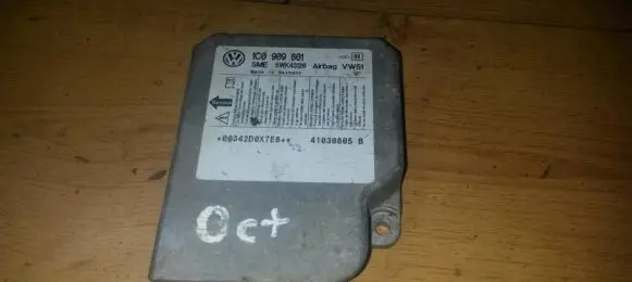 Skoda Octavia Mk1 (1U) Airbag control unit/module 1C0909601 5wk43120