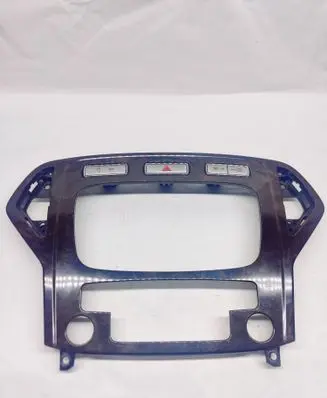 Ford Mondeo MK IV Radio/GPS head unit trim 7S7118522 W10504