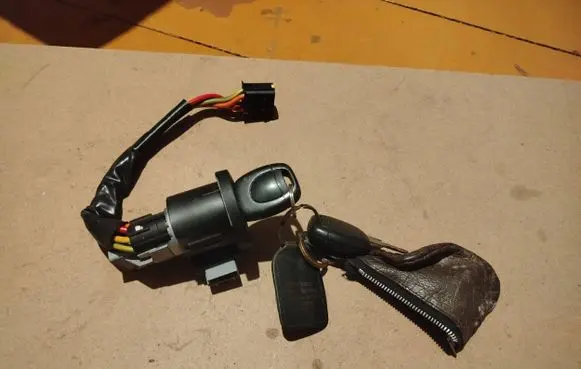 Renault Clio II Ignition lock 