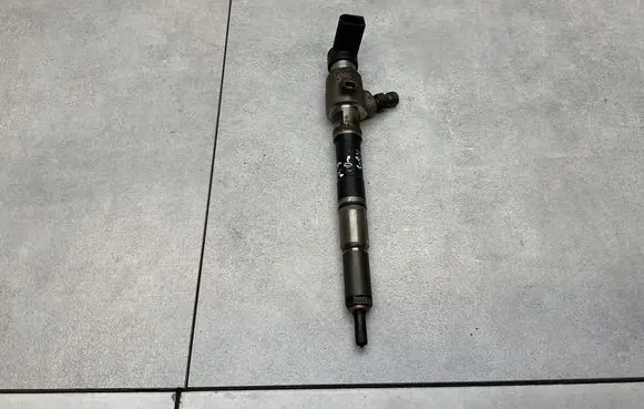 Fuel injector