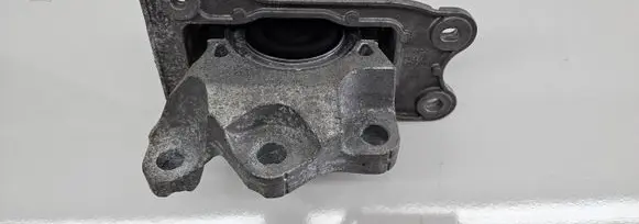 Volvo XC90 Engine mount bracket 31686886
