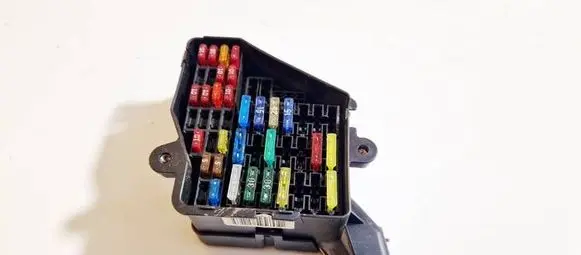 Volkswagen PASSAT B5 Fuse box set 4745856