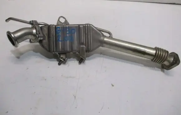 BMW 2 Active Tourer U06 EGR valve cooler 8576473