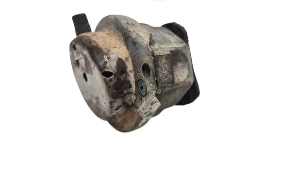 BMW 5 E60 E61 Engine mount bracket 307413