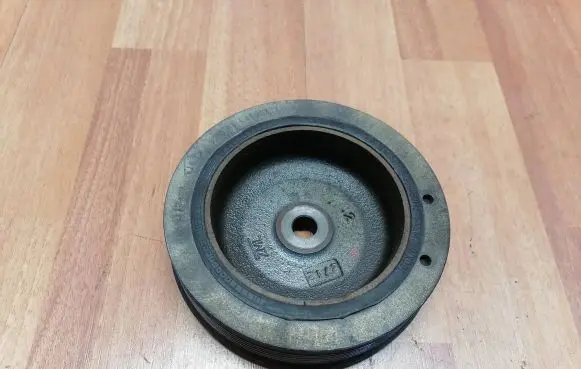 Renault Scenic I Crankshaft pulley 7700115309