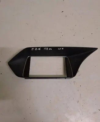 Mercedes-Benz E W212 Radio/GPS head unit trim 9036501